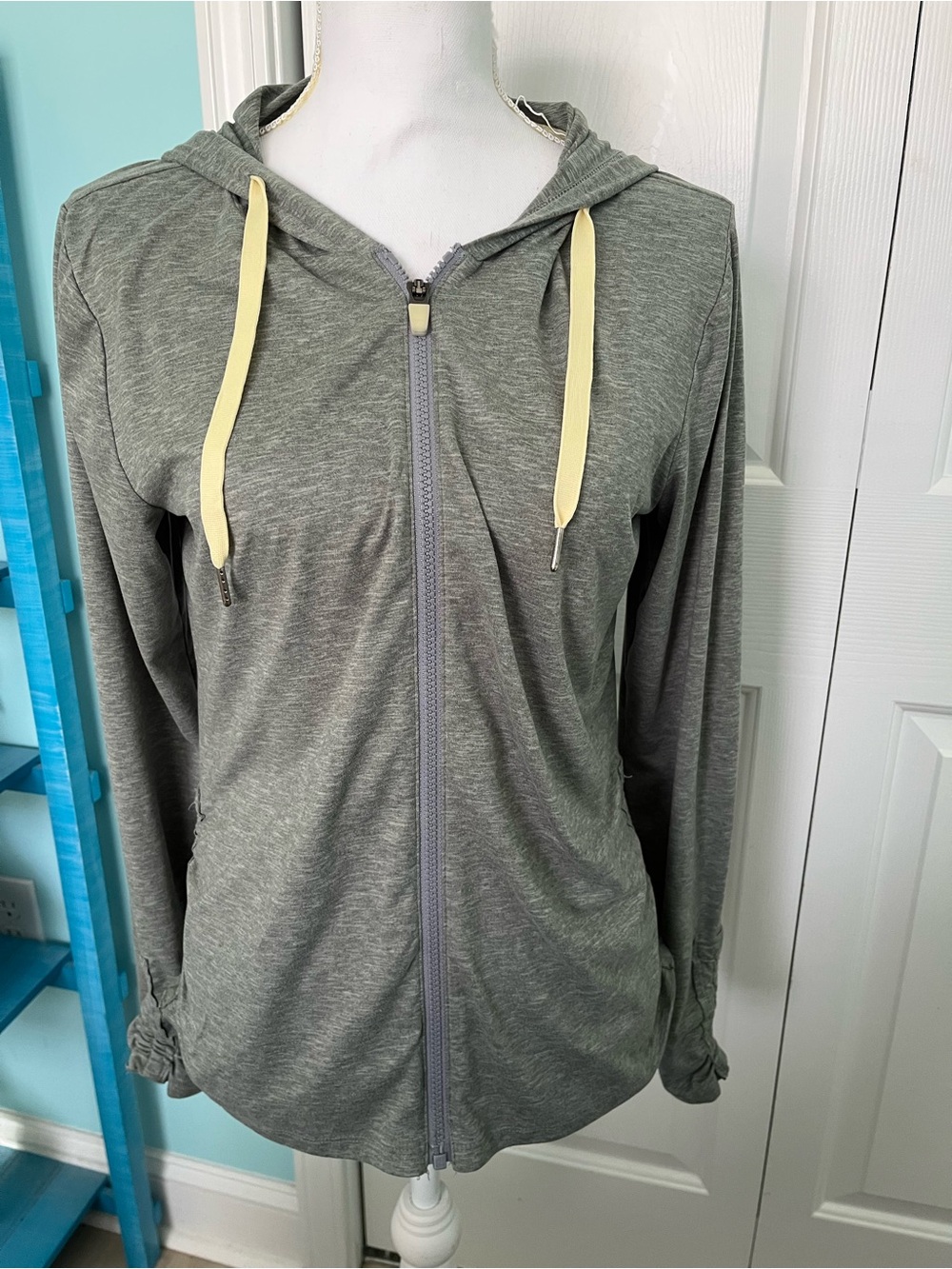 Maurice’s In Motion Athletic Wear Green Zip-Up Hoodie W Pale Yellow Drawstring